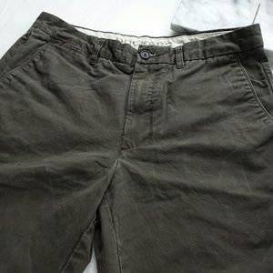 SALE! Dockers Classic Fit Khaki Shorts 32 x 30